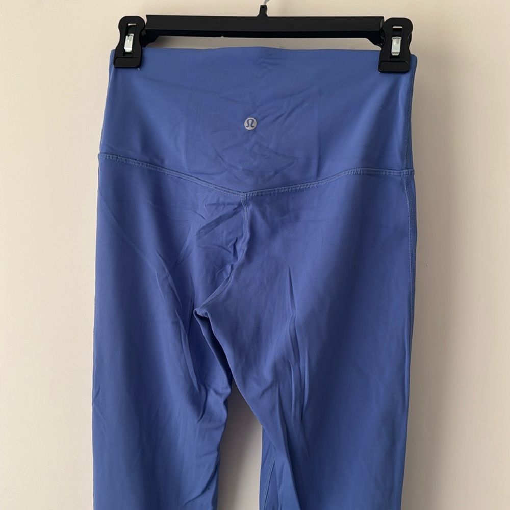 Lululemon on Flare Leggings size 6💙💜